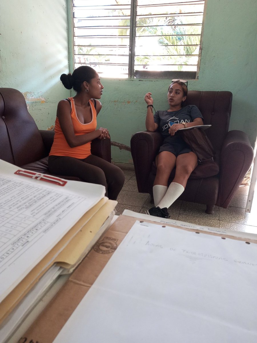 JorgeMolin58659's tweet photo. Se continuan la preparación de los estudiantes de 4to año de Pedagogica/ garantizando la continuidad de la Educacion Cubana #Eurovision #CubaHonra #CubaMined #DpeStgodeCuba @centrofidel @cubadebatecu. https://t.co/KpHwsKh303