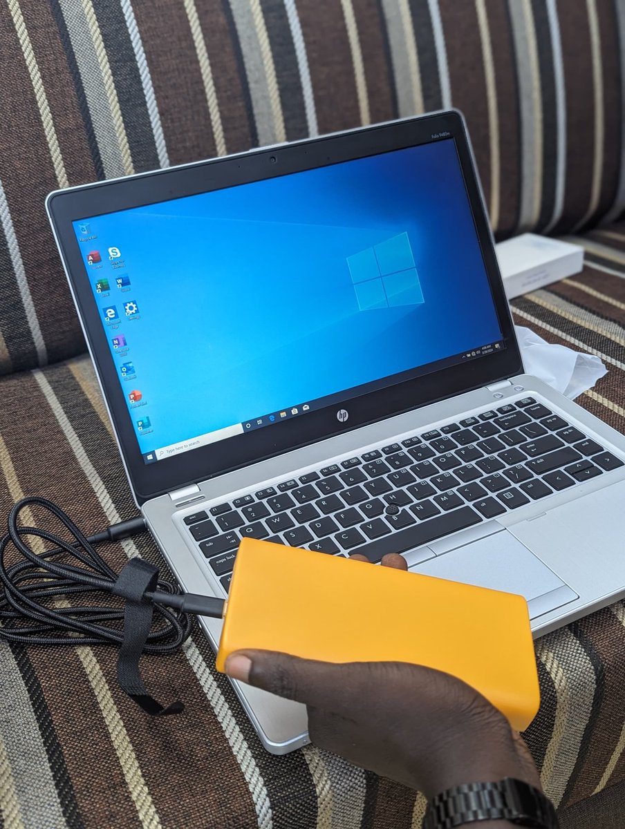 calebyung's tweet photo. 5 people start and be consistent 

Back of Efeduma poultry Road, after Otokutu Secondary school, Otokutu. Warri Delta State.

Skill: forex

Laptop and power bank: 195,000

Your can pick up the laptops there https://t.co/DgGhdBplee