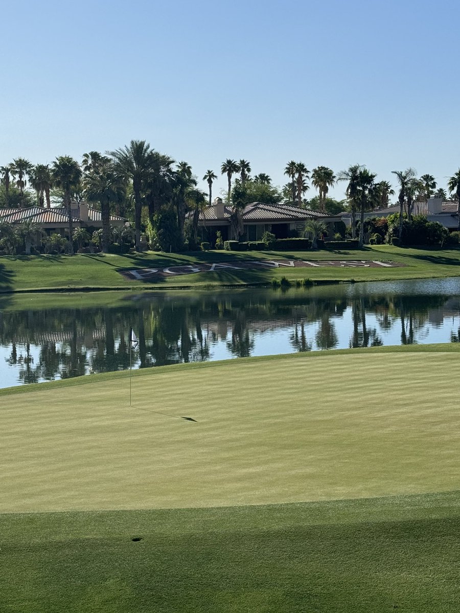 Good morning from the <a href="/BarstoolClassic/">The Barstool Classic</a>: Palm Springs.

PGA West showing off.