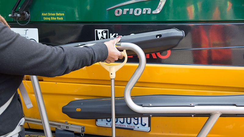 Take your bike on transit! 🚴‍♂️🚌 Ride your bike where you’re comfortable and bring your bike on transit to cover more distance. Learn how to load your bike on the bus. >> bit.ly/3bkm2Jx