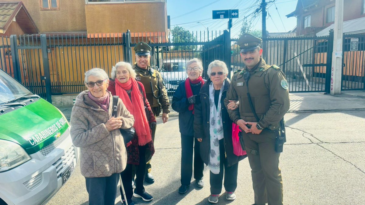 #LoPrado; @CarabMicc de la 44° Comisaria, realiza reunion de coordinación con el Club de Adulto Mayor de la comuna, con la finalidad de entregar recomendaciones de autocuidado contra robos y estafas. #LaPrevenciónEsNuestraEsencia