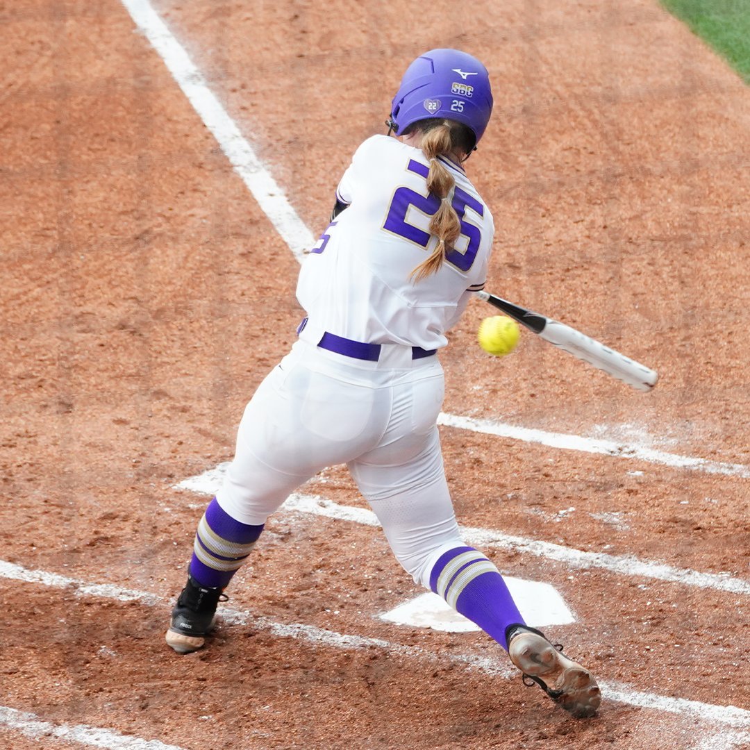 End 1 | ULL 1, JMU 0 Cajuns strike first, scoring on a wild pitch. It'll be Lexi Rogers leading things off in the second inning. #GoDukes | @rogerslexi25
