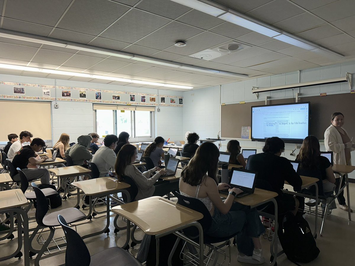 Students in Ms. Garcia’s Spanish 2R class @Northport_HS has the chance to compare & contrast their daily routines with those of 9th graders in Spain today. How would you like to spend your day? #interpersonal #interpretive #culturalawareness