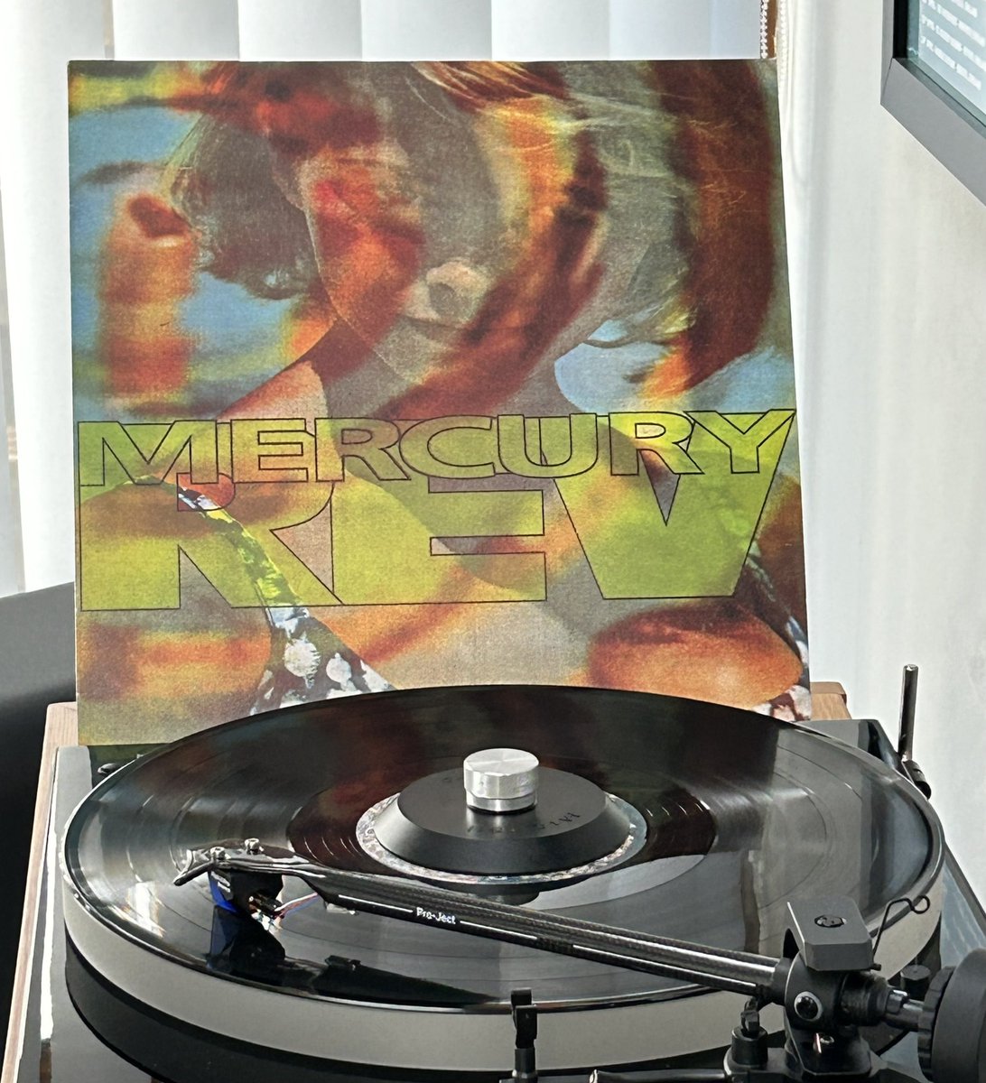 #5albums90s1 Mercury Rev - Yerself Is Steam In a world of overlooked classic albums, this would be near the top of my pile! Underneath the sinister, distorted & shoegaze guitar noise are the most amazing melodies, an album so iconic & of its time it often gets ignored, genius!