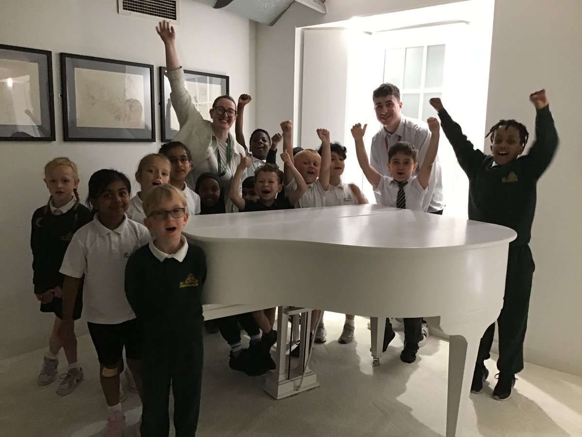 We were also VERY lucky to be given the chance to have a photograph behind the infamous piano from the song Imagine. The staff were very impressed with how well behaved our children were. They represented our school so well and we had a great time 💚😁