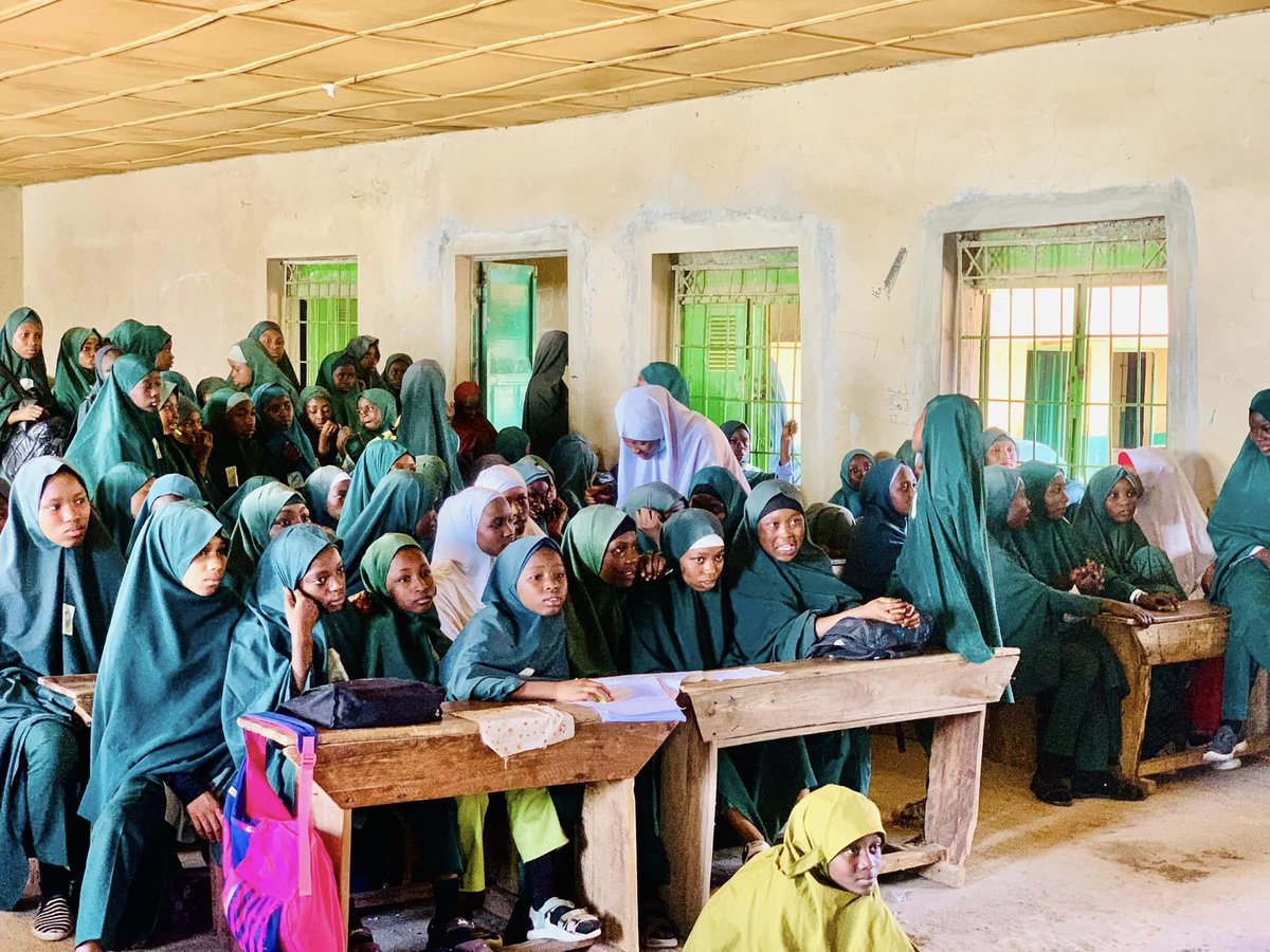 sunnahtechlab's tweet image. Our Secondary School Tour continues!  Visited Sunnah Private School to highlight the importance of tech in every field. From medicine to engineering, proficiency in technology is key! Huge thanks to the school for their support and the students for their enthusiasm! #TechEd #Edu