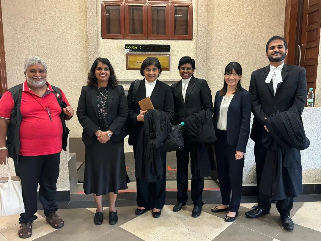 EkonomiRakyatMY's tweet photo. Mahkamah Tinggi arah Bank Negara M'sia untuk membayar pampasan RM366,000 kepada bekas pengurusnya, Y Kohila kerana dipecat tanpa mengikuti prosedur pemecatan yang adil susulan penglibatannya di dalam aktiviti politik

Y Kohila merupakan aktivis Parti Sosialis Malaysia https://t.co/eDD1C9pNHL