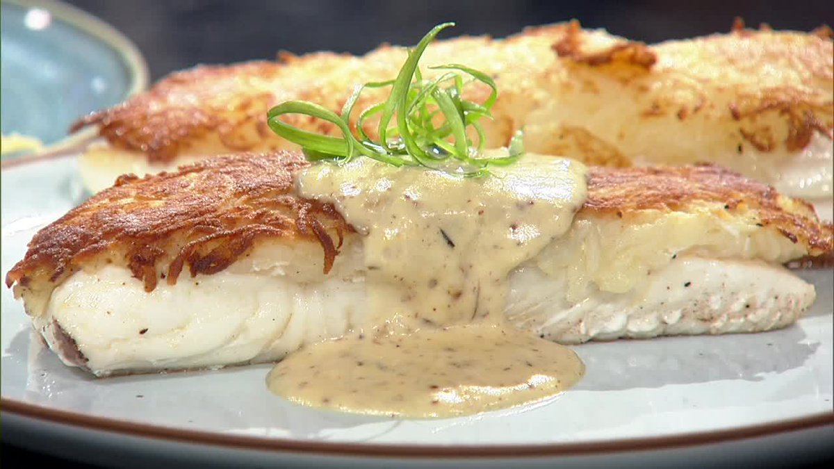 Potato and horseradish crusted halibut recipe from Sea Breeze

fox4news.com/good-day/potat…

#WhiskedAway

Chef Ryan Oruch from Sea Breeze Fish Market & Grill stops by the Good Day kitchen to make something for Mother's Day.