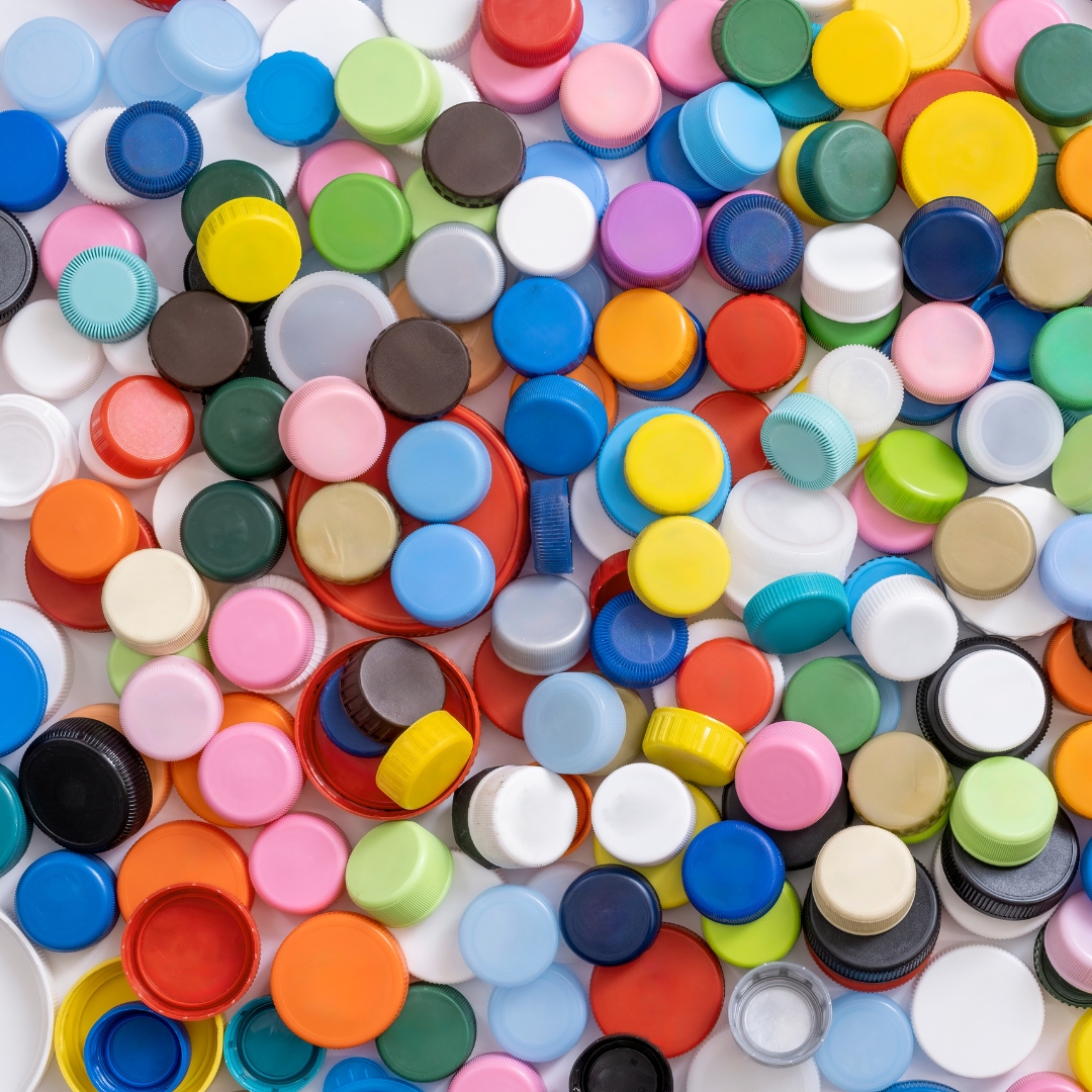 Bright coloured plastics form microplastics quicker than those with plainer colours, according to a study led by Dr Sarah Key at the @UniOfLeicester School of Chemistry - now a WRAP senior research analyst. Read in full: doi.org/10.1016/j.envp…
