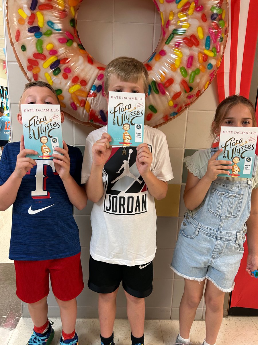 4th graders @sce_eagles celebrated finishing their read aloud 'Flora & Ulysses' by @KateDiCamillo by eating treats served by Rita in the Giant Donut and watching the movie version of the book. #risdgreatness @RLAinRISD