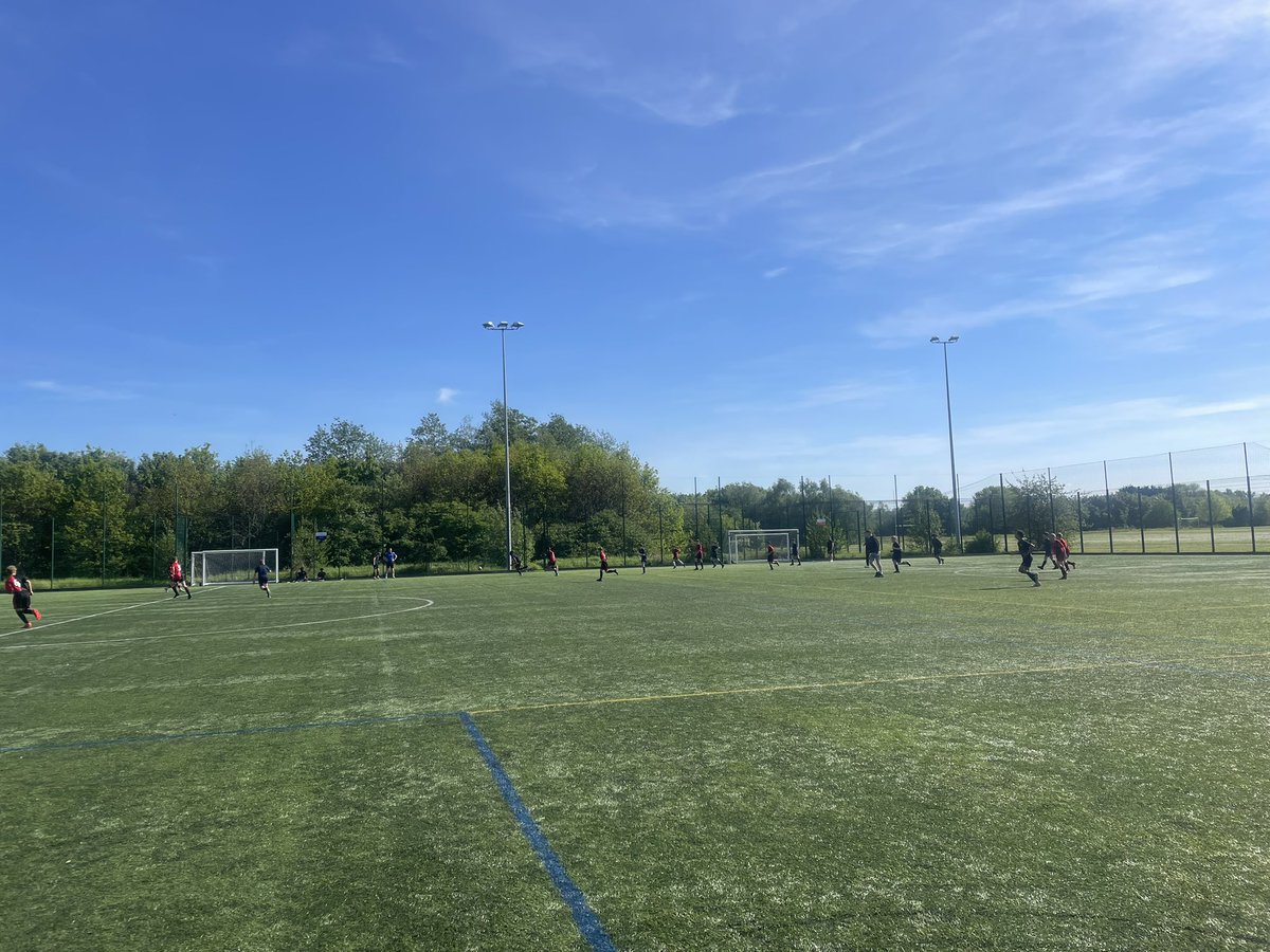 COME ON THE Y8 BOYS, NEED A WIN IN THIS BEAUTIFUL SUNSHINE ☀️👏🏼💜 #BestYearTeam <a href="/Gospel_Oak_/">Gospel Oak School</a> <a href="/GospelOakPE/">Gospel Oak PE</a>
