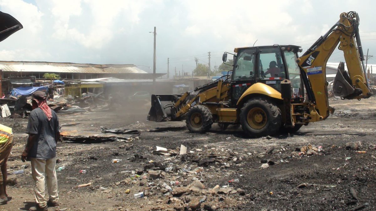 #RayRayGroundFire #Update Our technical officers are working to have the site cleaned. We are appealing to residents to allow the authorities to complete their investigations unimpeded, and encourage persons with information to come forward.