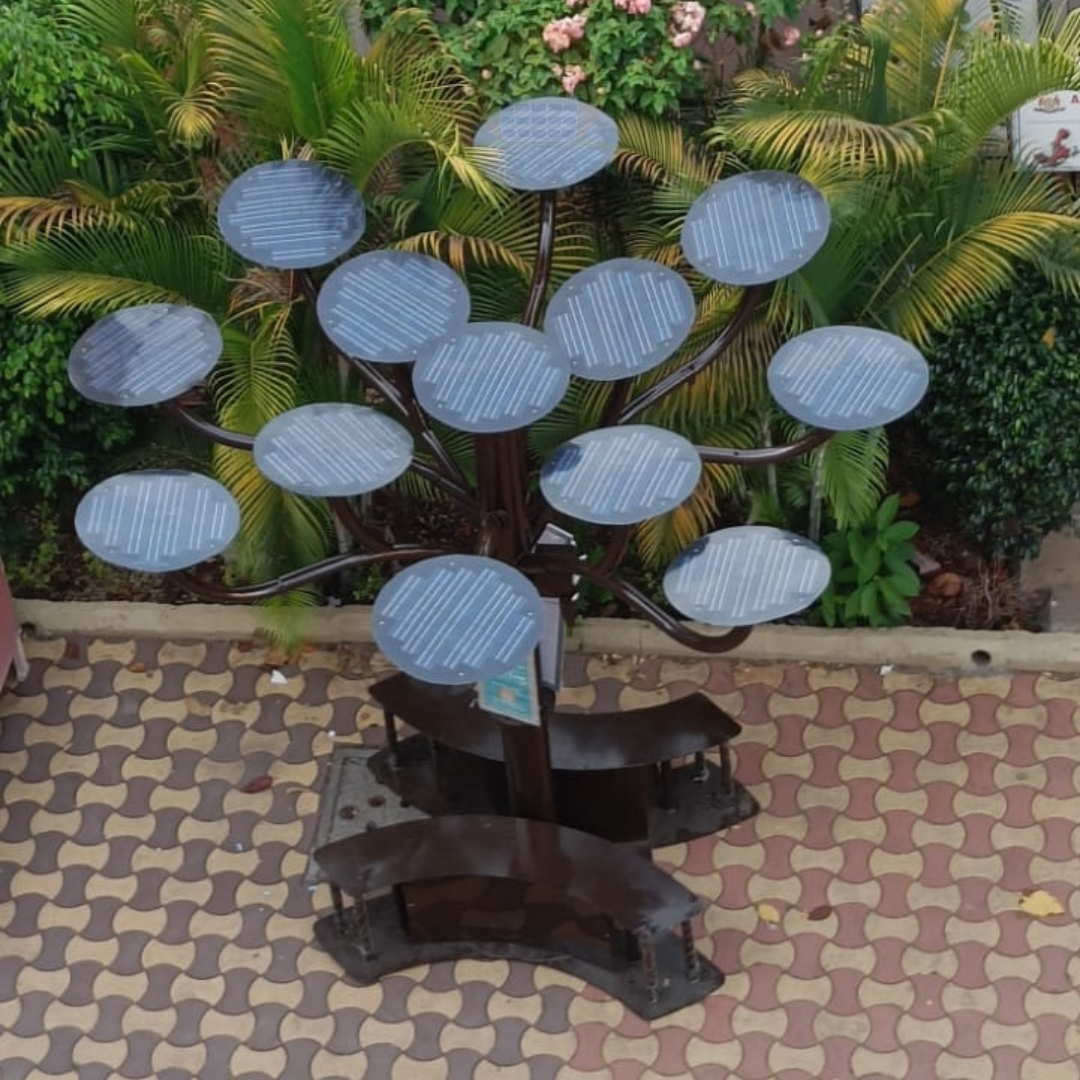 surshrisolar's tweet photo. Thank You @GigEconomi for the follow.🙏 

Ours is an GreenTech organization harnessing free Solar Power. Marketing of Solar powered products &amp; solutions to All, is the core strength of #SurshriSolarProducts

Go Green 💚Go Solar🌞 India 🇮🇳

#SolarBench #SolarTree🌳#SolarBusStop🚏 https://t.co/QHLj6uvUyd
