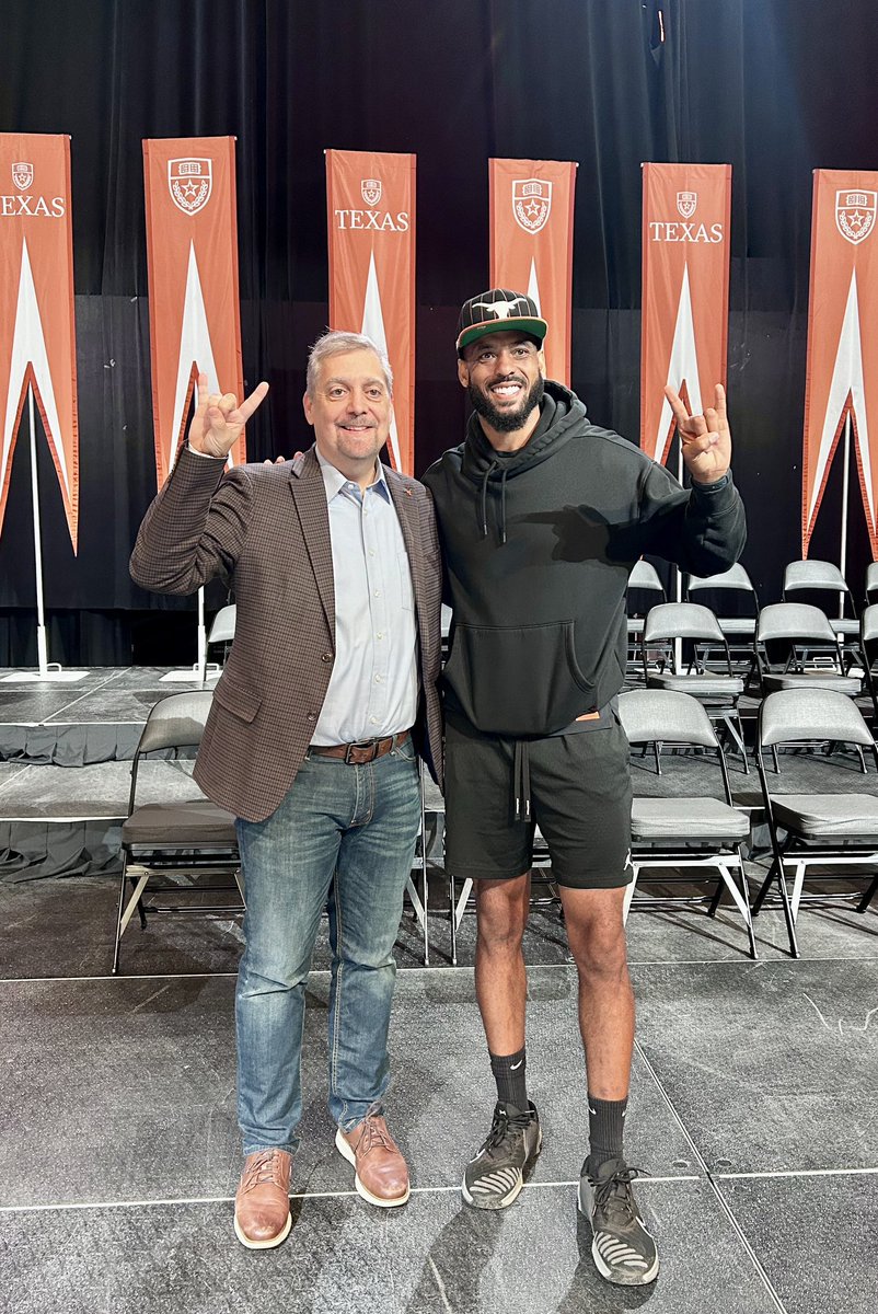 With @UTAustin All American, CFB Hall of Famer, and NFL great Derrick Johnson @superdj56 at our commencement rehearsal. Derrick is also an amazing grad from our @utexascoe and a true community leader @DJ_DefendDreams. We’ll be in regalia together on Sat for his speech. #UTGrad24