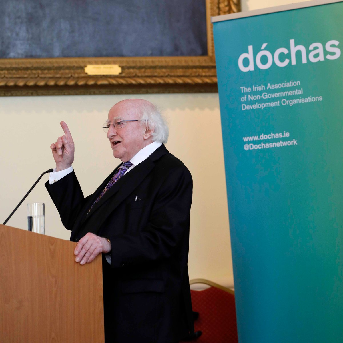 President Higgins this afternoon delivered the keynote address at the @Dochasnetwork conference, 'Dóchas at 50: Sustainable Development in a Time of Climate Crisis', at the Royal College of Physicians in Dublin. You can read the President's speech at president.ie/en/media-libra…