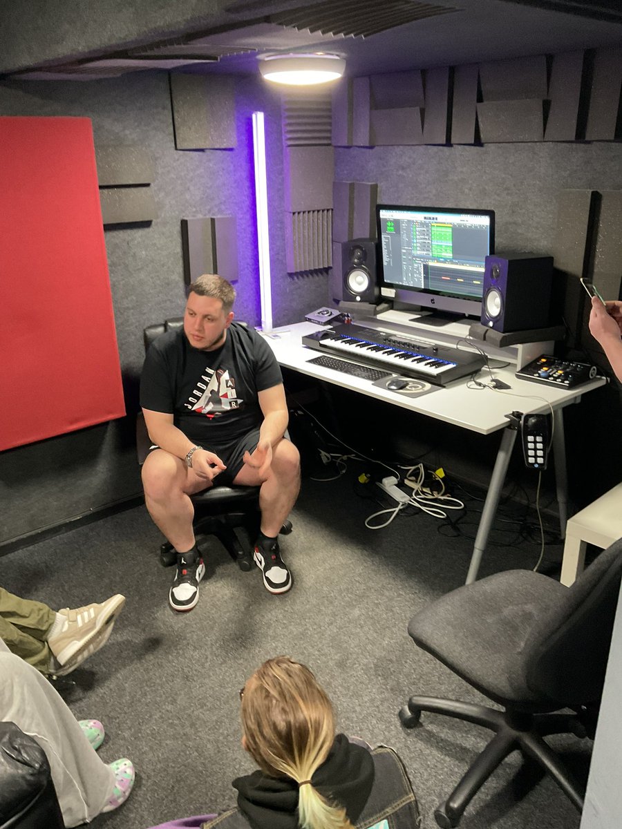 DMU Made (@dmumade) on Twitter photo The DMU Made Team have been busy at HQ studios with @yasin_hqfamilia giving some fantastic advice on how to get into the music industry and what a bonus to be able to learn about this in the studio where it’s all created!
Our <a href="/dmuleicester/">dmuleicester</a> students were so excited The DMU Made Team have been busy at HQ studios with @yasin_hqfamilia giving some fantastic advice on how to get into the music industry and what a bonus to be able to learn about this in the studio where it’s all created!
Our <a href="/dmuleicester/">dmuleicester</a> students were so excited