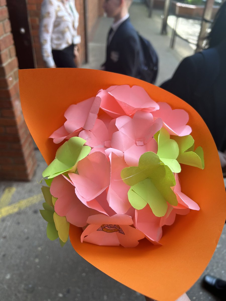 Springwest Academy DT Department (@springwestdt) on Twitter photo Celebrating the sun today in curiosity club ๐ท ๐น ๐ง Today we made paper flowers and attached them together to make a bouquet ๐ #teamworkmakesthedreamwork <a href="/SpringwestA/">Springwest Academy ๐</a> Celebrating the sun today in curiosity club ๐ท ๐น ๐ง Today we made paper flowers and attached them together to make a bouquet ๐ #teamworkmakesthedreamwork <a href="/SpringwestA/">Springwest Academy ๐</a>