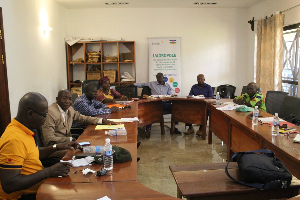 Enabel_en_RCA's tweet photo. Les cadres de la Direction Générale de l’Enseignement Technique, de la Formation Professionnelle et Pratique #DETFPP ont défini, après 6 jours de travail, des axes clés et des objectifs pour améliorer leurs actions avec l'appui de #DEVRURII  @Enabel_Belgium  @EU_Partnerships https://t.co/aKvPZ0LG2J