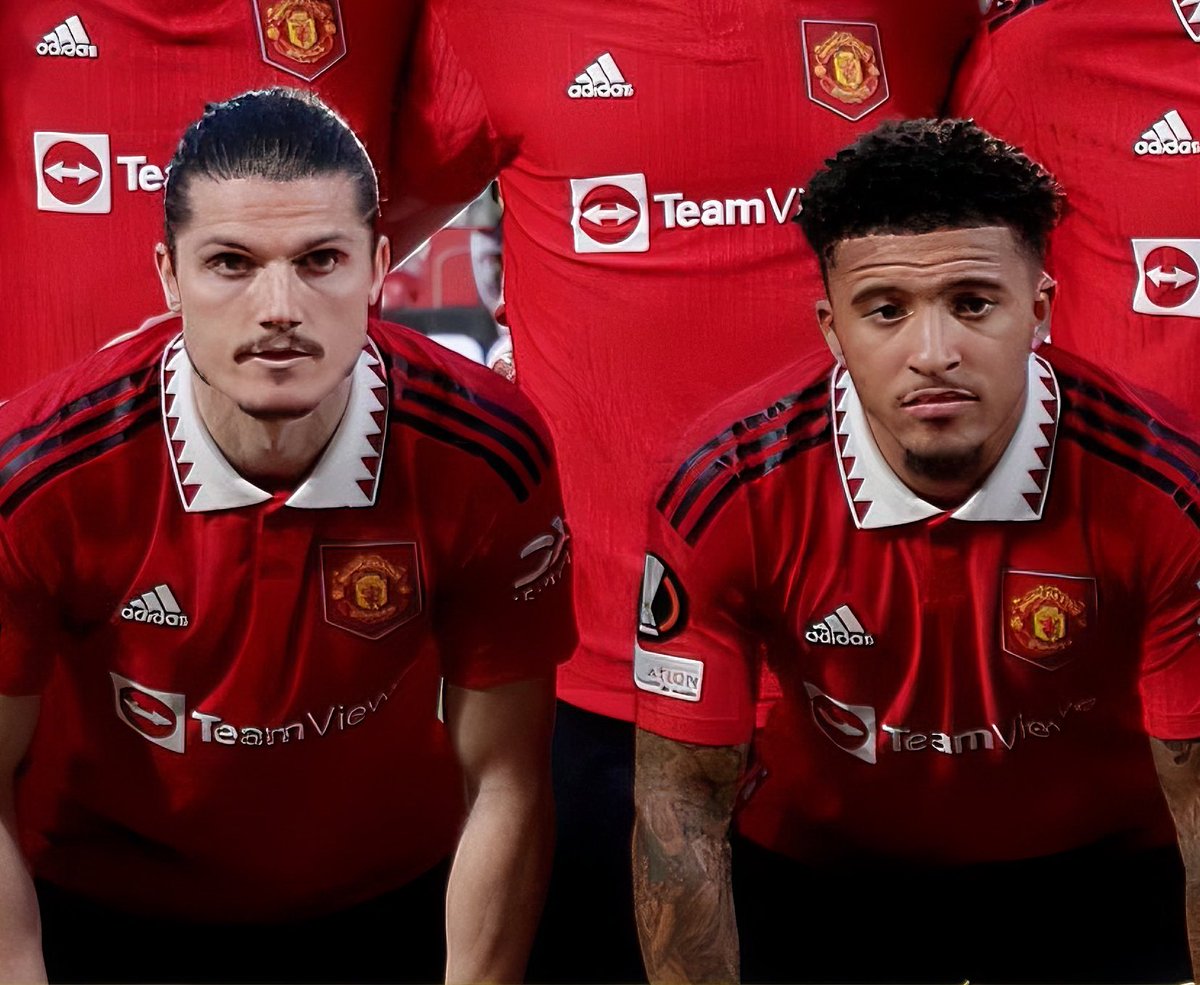 من ظلمات اليونايتد 💀.                   إلى النور في دورتموند 💛.