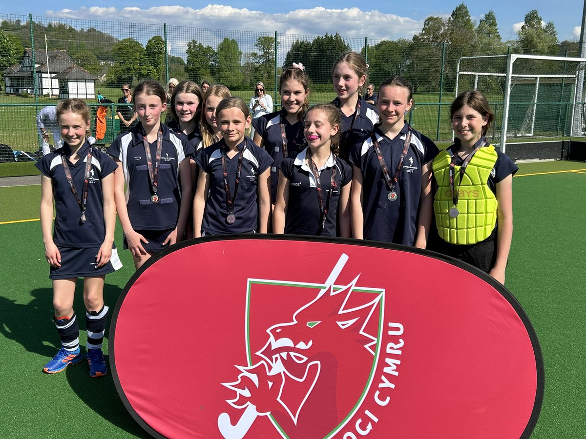 Howell’s School played brilliantly in the @HockeyWales U12 National Schoolgirls Final today, deserving of 2nd place. Great resilience, teamwork and determination. Da iawn bawb 🏆🏑