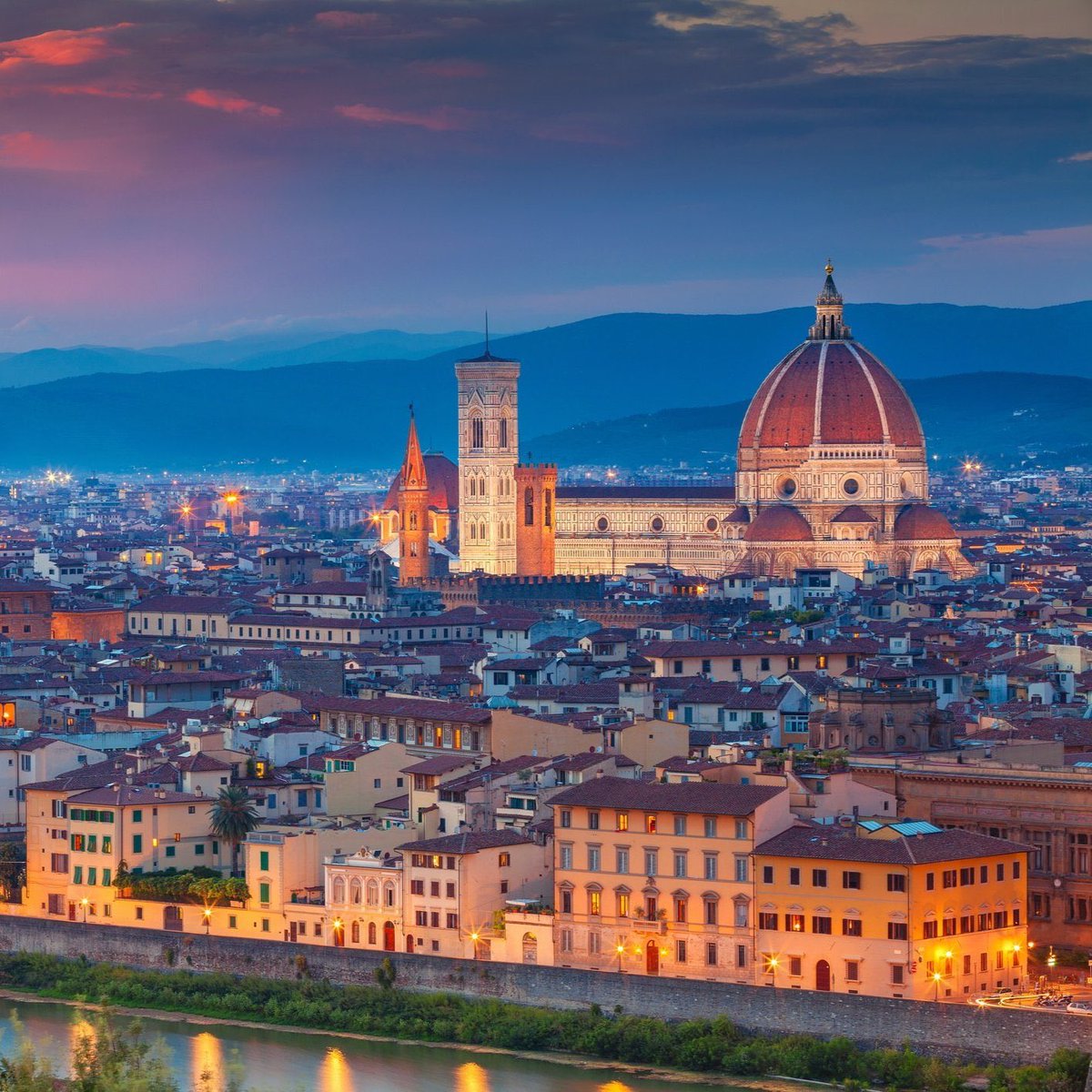 🇮🇹 **'Discover Italy's magic: blend art and nature in your itinerary! From Rome's Colosseum to Tuscany's rolling hills, immerse yourself in beauty. 🎨🌿 #ItalyTravel'** 🇮🇹