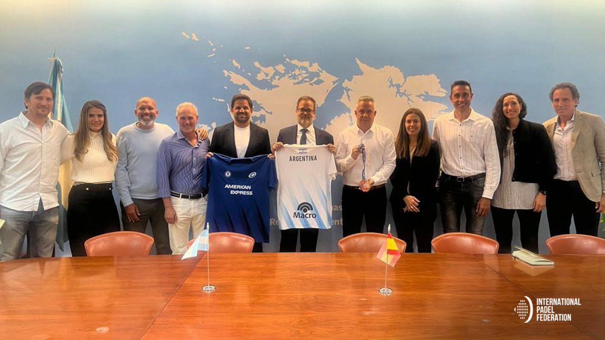 🇦🇷The embassy of @ARGenesp grants recognition to the @Padel_APA for its title in the FIP SENIORS WORLD CHAMPIONSHIPS 2024. 🌍 The Argentine team was proclaimed World Champion in the men's category, and in the women's team, it obtained the eighth position in the final ranking.
