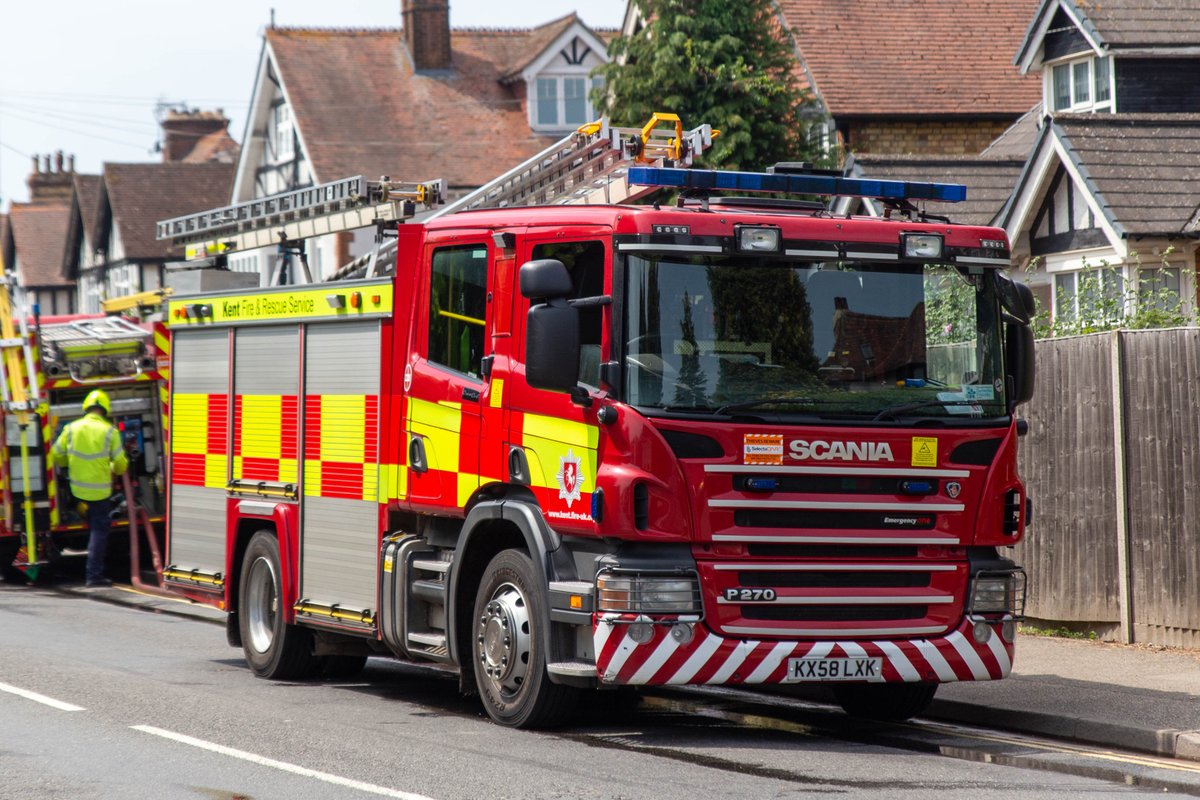 Four fire engines attended a house fire in #Dover this afternoon. More here - kent.fire-uk.org/incident/dover…