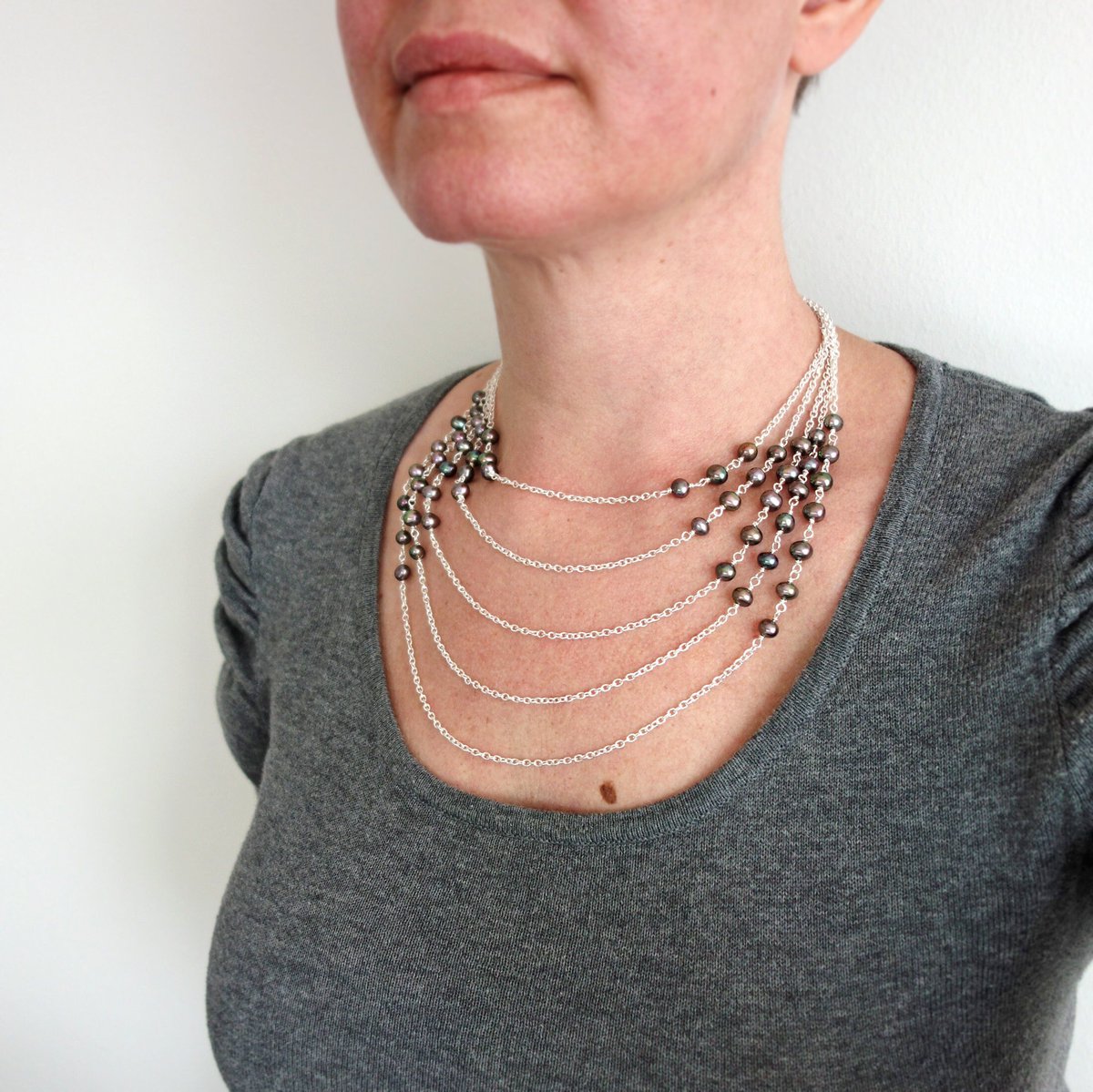 Statement Necklace Peacock Pearls Multi Strand Chains. #elegant #jewelry #etsy #giftforher #shopsmall #EtsySellers
tline.etsy.com/listing/603041… via @Etsy