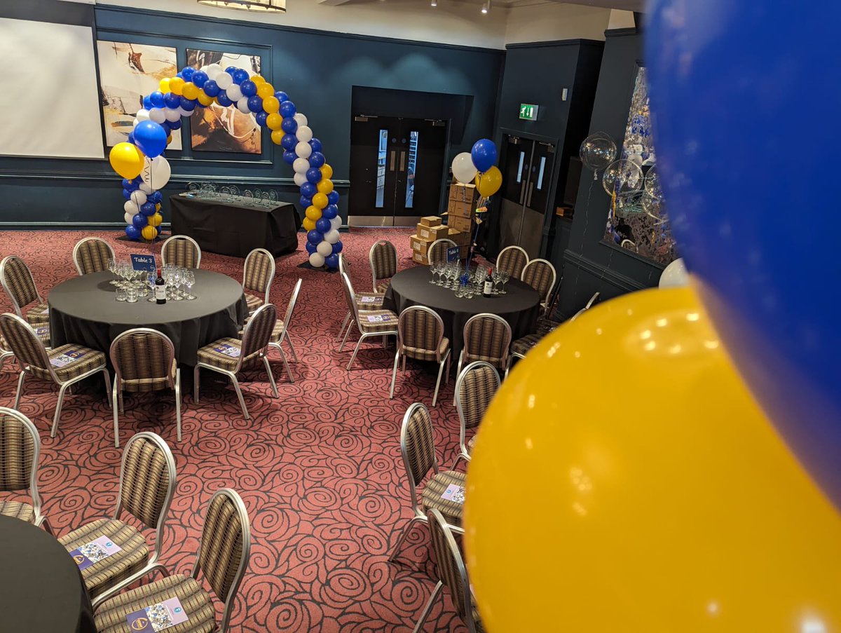 As a truly excellent conference comes to an end, it's now over to @HeadingleyStad to get ready for this evening's Sporting Heritage Awards...and the balloon arch has arrived! #SHAwards2024