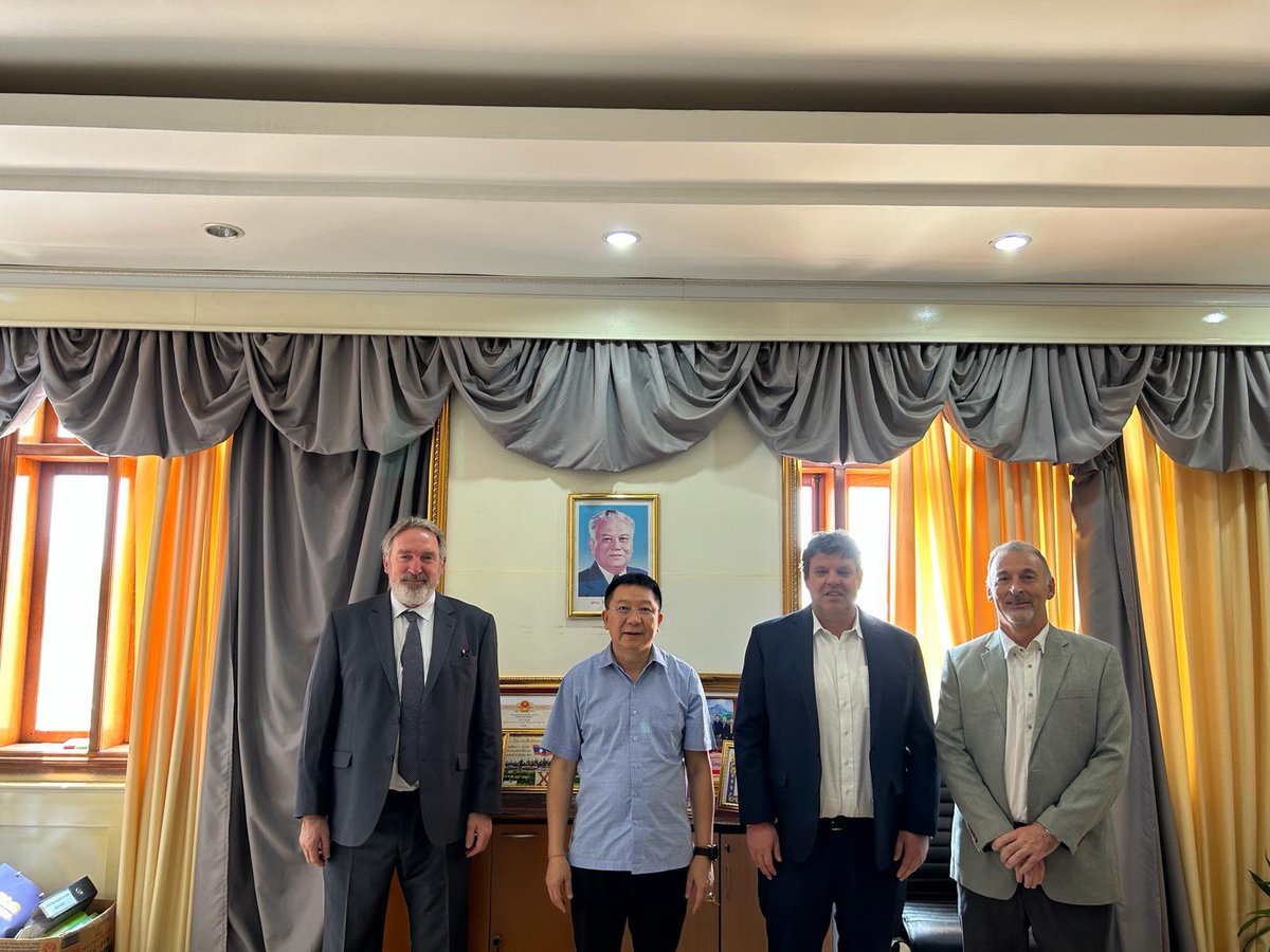 Great to catch up with incoming Minister of Agriculture & Forestry 🇱🇦 H.E Dr Linkham Douangsavanh with @CGIAR colleagues from @IFPRI. Looking forward to a renewed & strong partnership between #MAF & the @CGIAR in #LaoPDR, from genetic innovation 🧬 to policies to enable change.