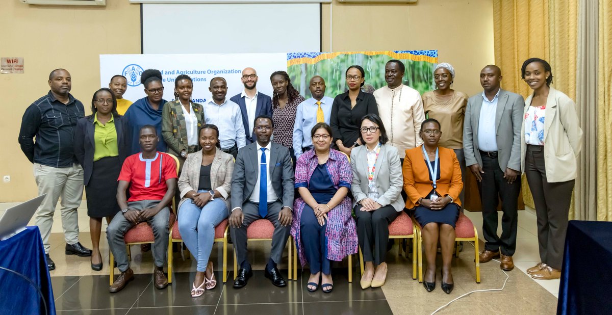 Today, @FAORwanda, @RwandaAgri , academia, and the private sector discussed empowering the next generation of #AgriFood leaders in #Rwanda. The group discussed aligning Agrifood with SDGs for food security and leveraging FAO's MSMEs support and incubation initiatives.