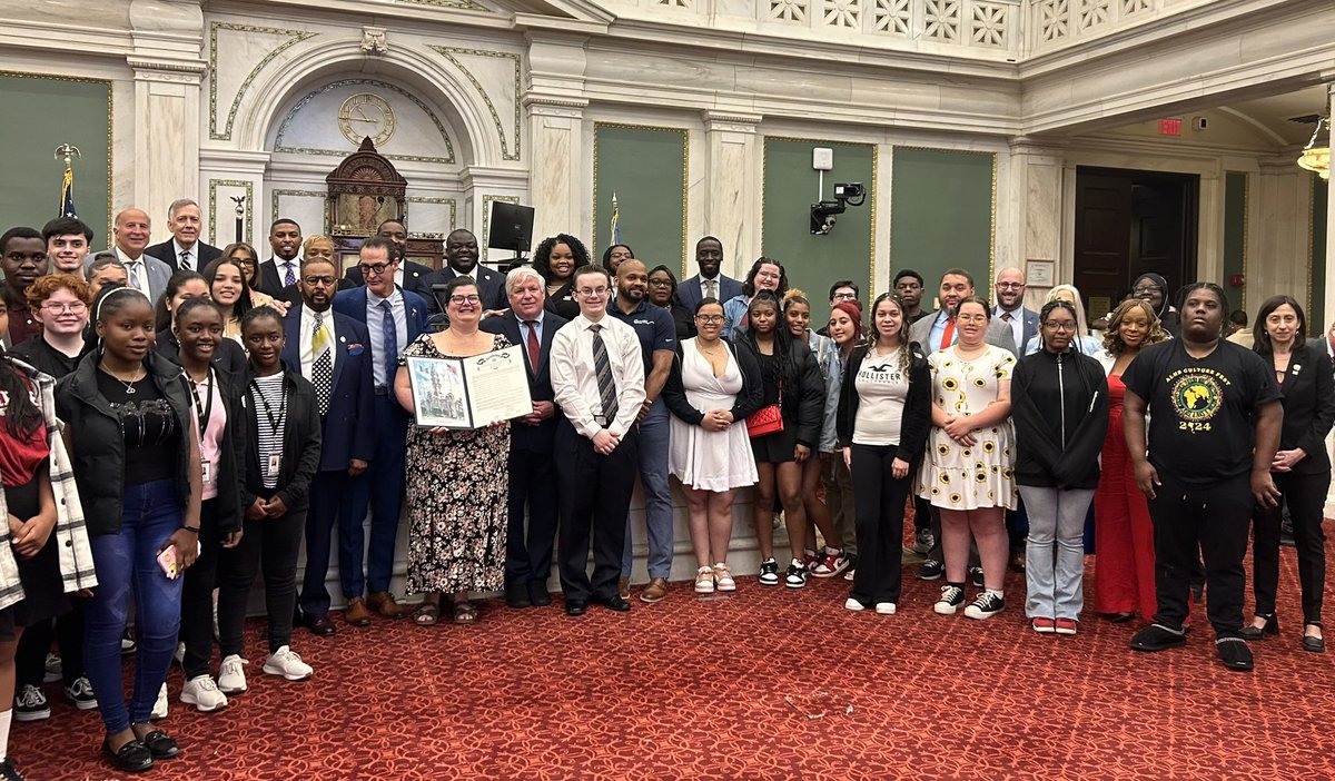 Thank you @DriscollForPHL, @JimHarrity, and @PHLCouncil for recognizing Lincoln High School’s student poll workers and teacher, Sarah Caswell. Election Day can’t happen without them, and we deeply appreciate their hard work and enthusiasm. See you in November!