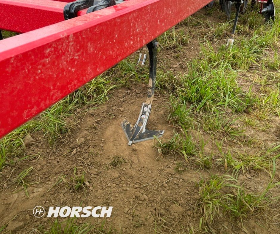 FlexCut point - the NEW point for the Cruiser XL What's NEW: ▶ More cutting width: 24 cm ▶ Carbide plates on both sides of the wings and at the tip ▶ Deeper working nose for creating a downward traction & keep the point precisely in the ground Order(number) it now: 60087912