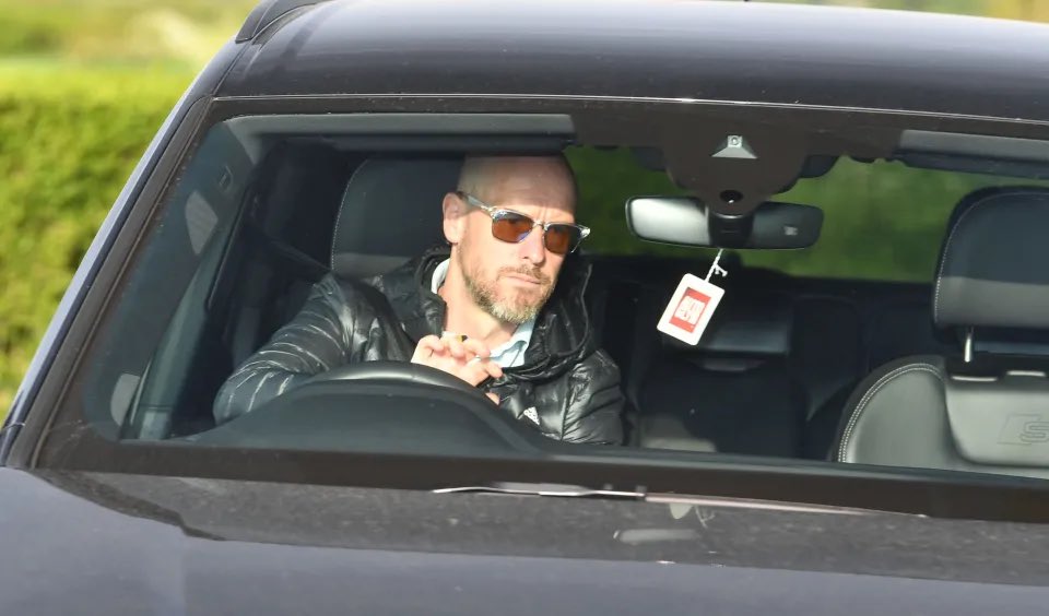 🚨📸 Erik ten Hag called the Manchester United squad in early for training today. Ten Hag arrived at Carrington at 7am. #MUFC [@TheSunFootball]