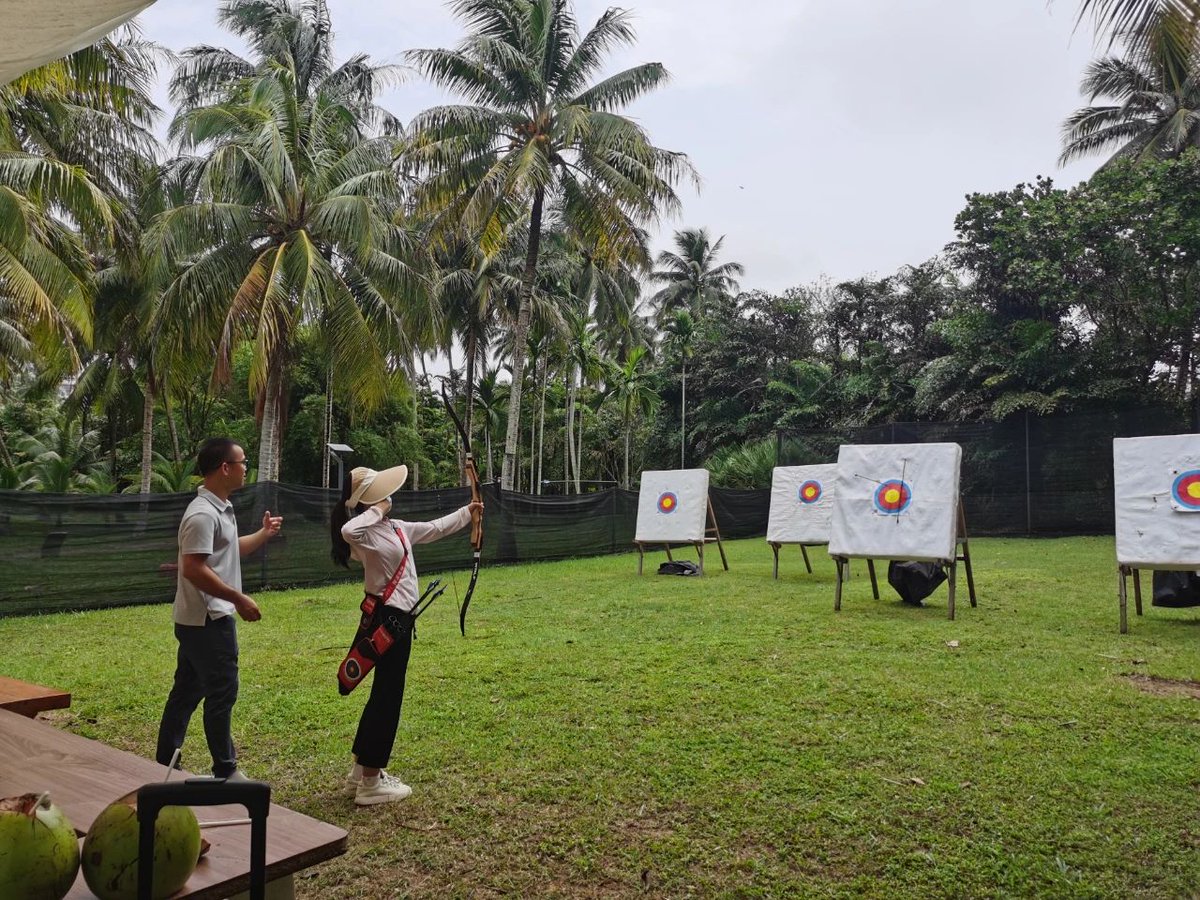 During the May Day holiday, study and research tour related to elements such as '#coconut🥥' and '#aerospace🚀' continued to be popular in #Wenchang. The Coconut Grand View Garden Scenic Area is the botanical garden with the most preserved palm plant species in the country. It is