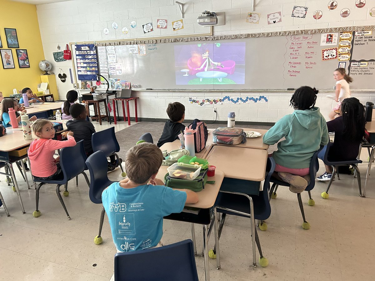 Ms. Skidmore’s 3rd grade class is celebrating their @DiscoveryEd @DreamBox_Learn achievement with a PIZZA party! We are so excited for their achievement!