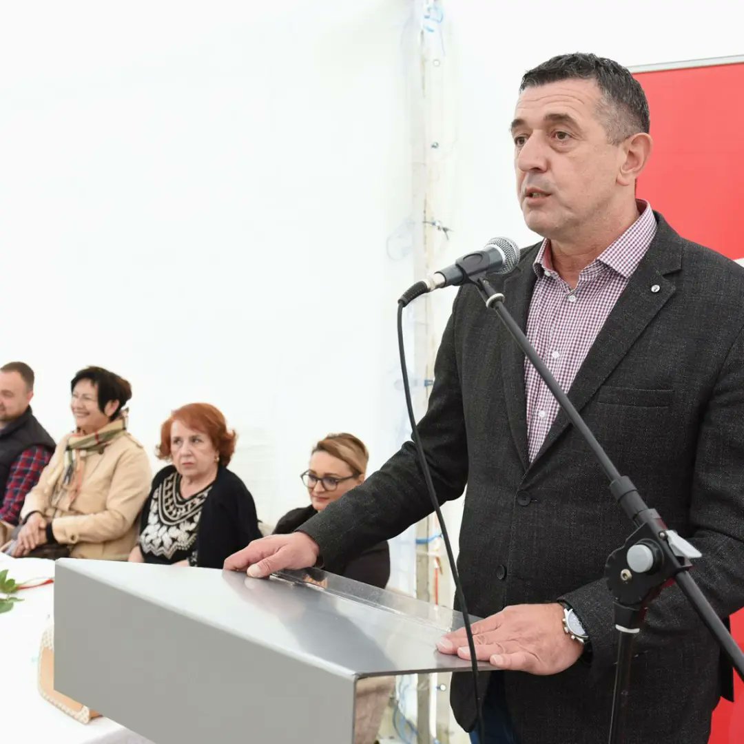 socijalisti1's tweet photo. 1/6 Социјална правда, једнакост и више него икад, учење младих нараштаја истинским вриједностима, приоритет су нашег дјеловања у свим сферама друштва", истакао је Ђокић.

Смрт фашизму - Слобода народу! https://t.co/uIoBNWgbLE