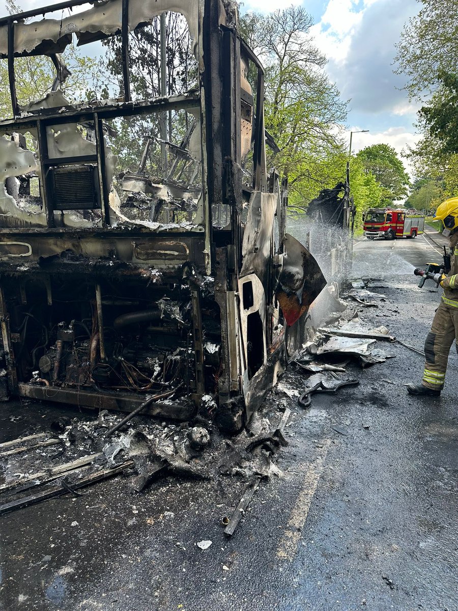 🚒 A double-decker bus was destroyed in a blaze in Bordon earlier today. On-call crews from @BordonFire03, @LiphookFire13, @Grayshott07 and @AltonFire05 were on the scene to extinguish the fire this afternoon. Read more 👉 bit.ly/BordonBusBlaze