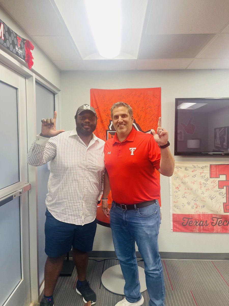 @TexasTechFB d linemen lettermen Patrice Majando-Mwamba in the house this week to sign the letterwinners flag this week! @DoubleTVarsity