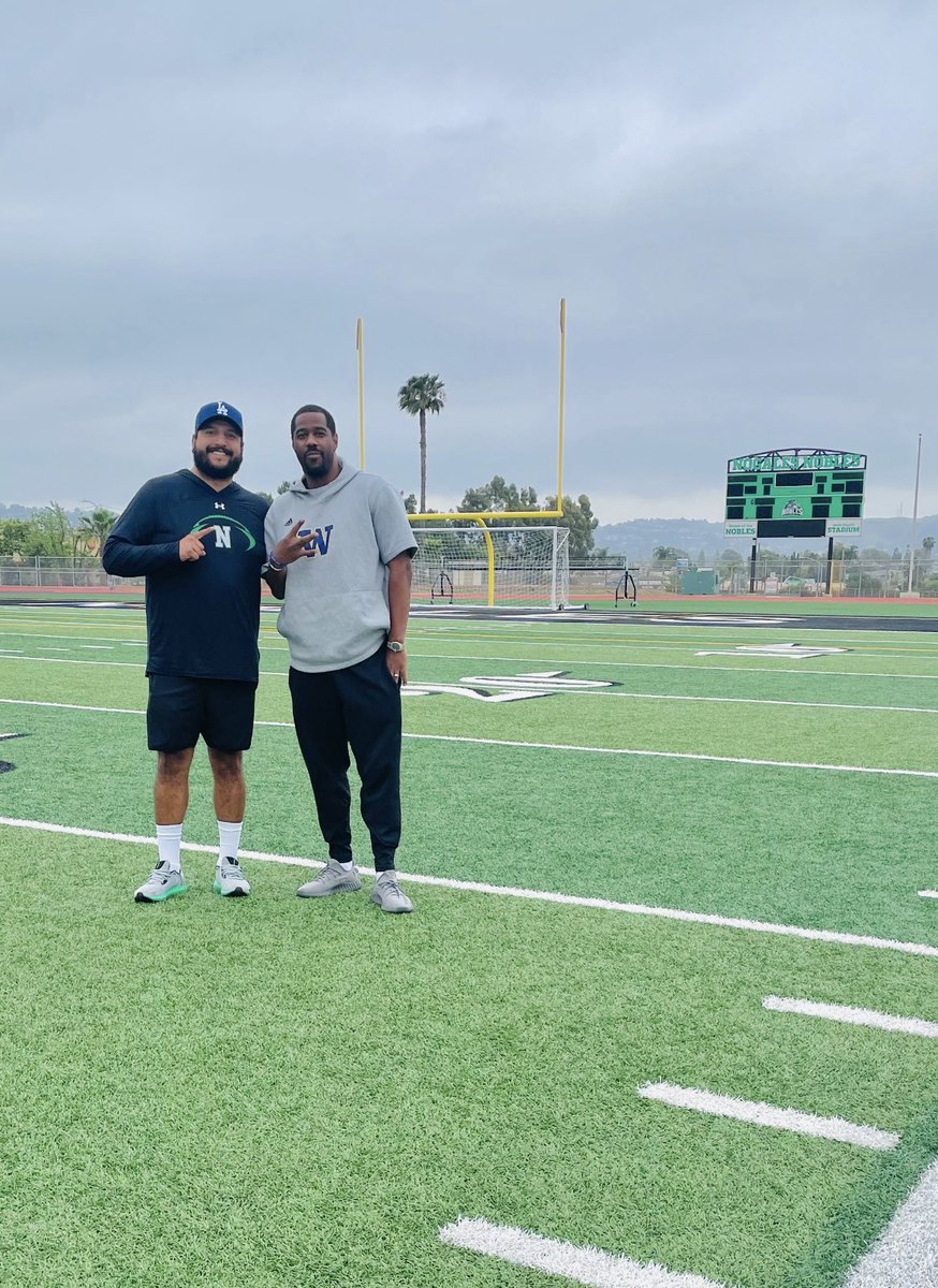 Appreciate @Coach_KC84 @UW_Football Coming By @NogalesNoblesFB This Morning 🫡 Why Not Nogales❓🗣️ @ScottCavi @jdelavigne_rusd @NogalesNobles @SGVNSports @tspeterson40 @James_Escarcega @coachmark_48