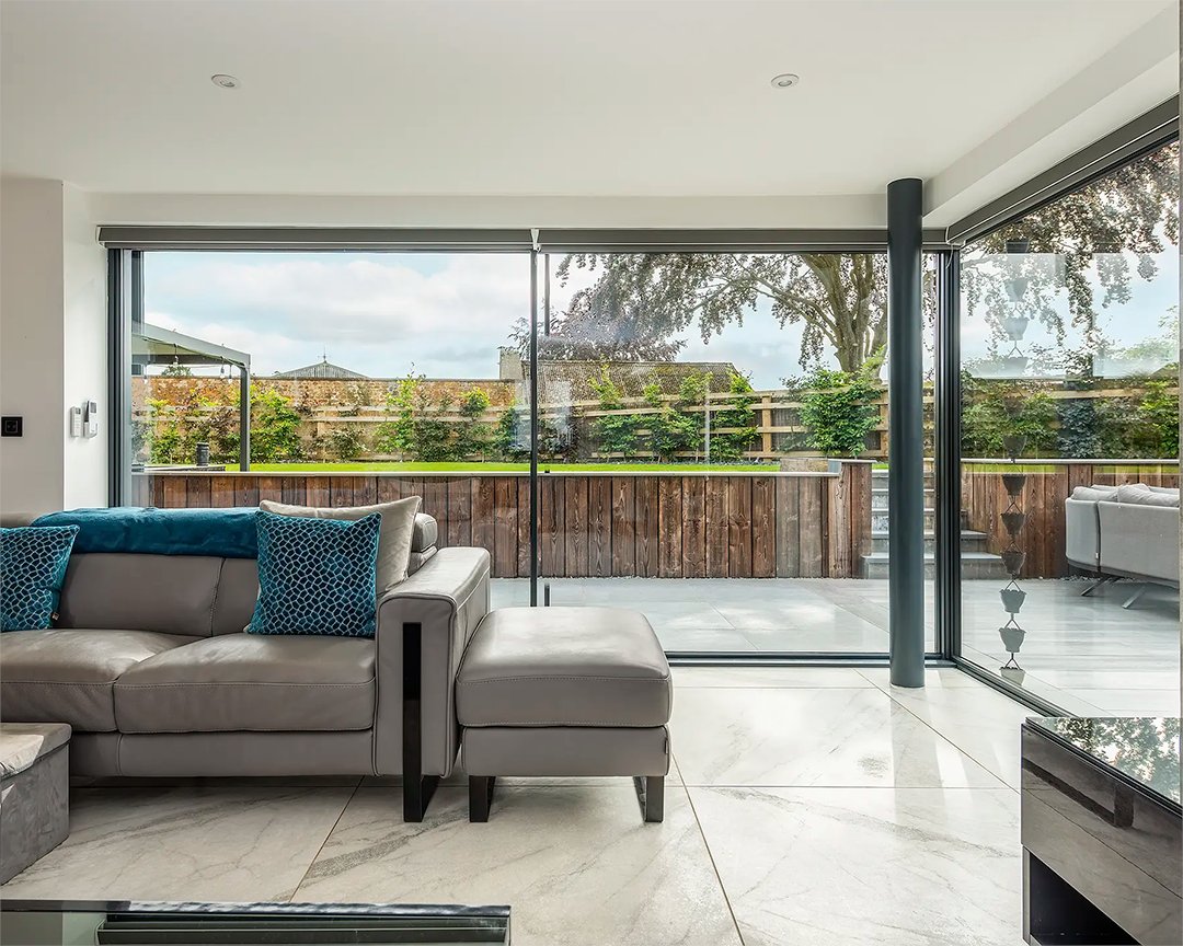 How much do sliding patio doors cost in the UK? Find out what makes a good quality sliding door system, and what you should budget to install it with our complete guide to materials, glazing specification and more: ow.ly/3r2f50RAo2K
