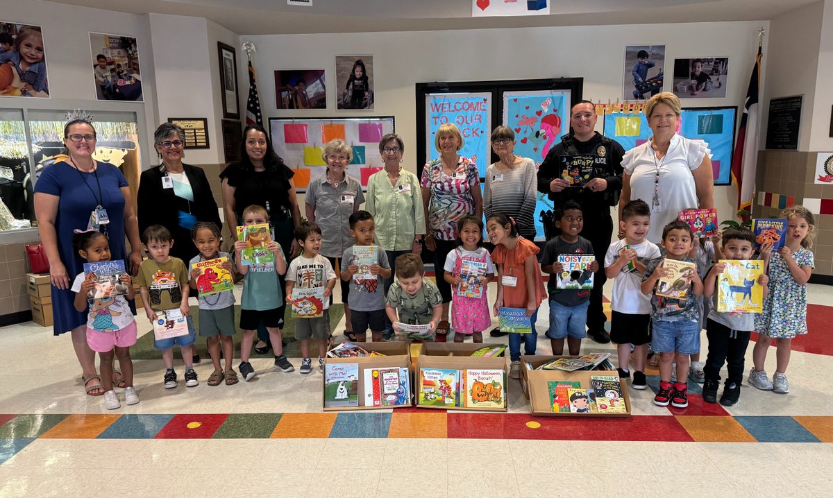 The Seguin-Guadalupe County Texas Retired Teachers delivered their annual book donation to @Ball_ECC! 📖 Every student on campus will have the opportunity to choose their own book to take home. #1Heart1Seguin