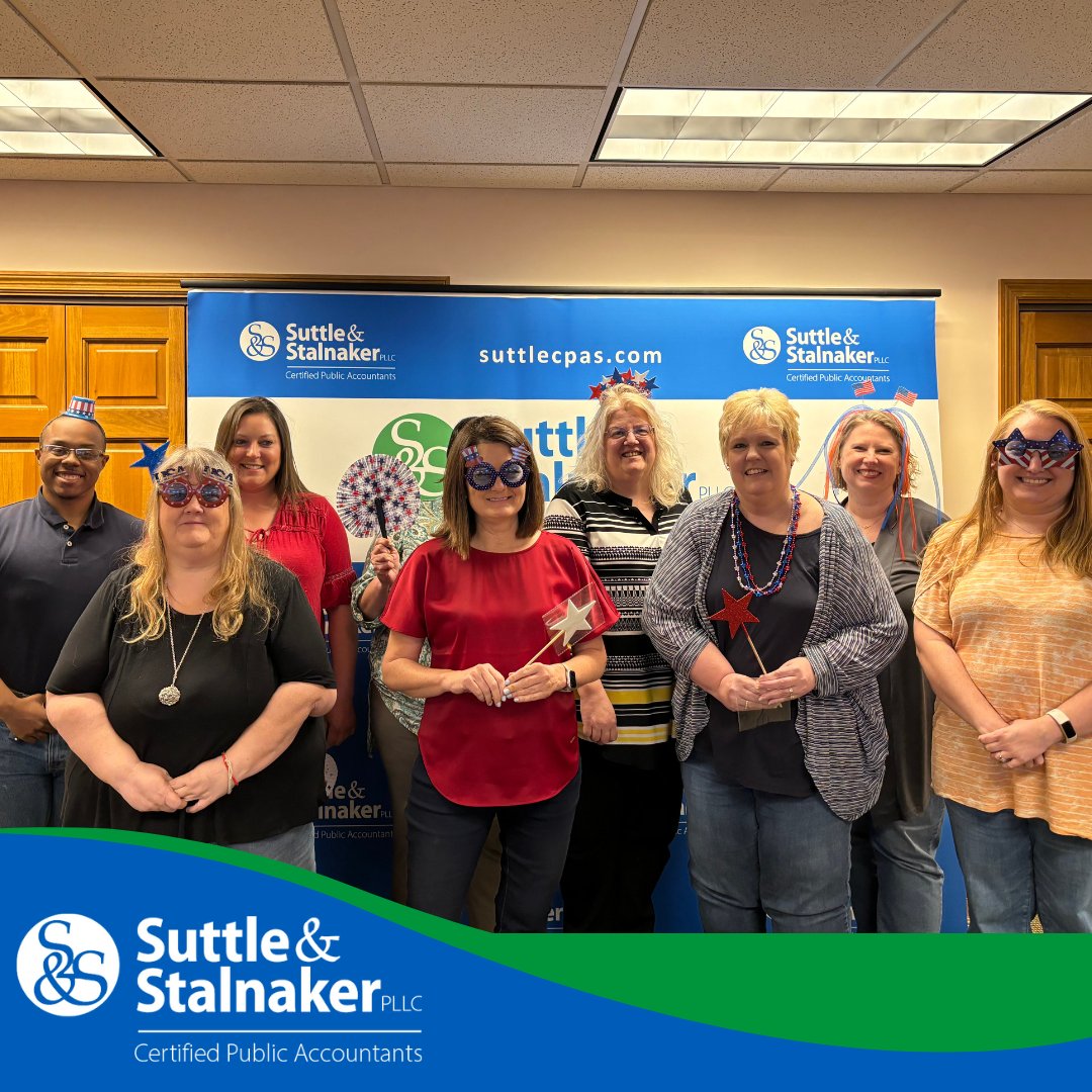 SuttleCPAs's tweet image. Our CAAS department had their May meeting last week and enjoyed activities and department updates! 
-
Some of the CAAS department is pictured in the patriotic spirit!

#TeamSuttle #CAAS #WV #PublicAccounting