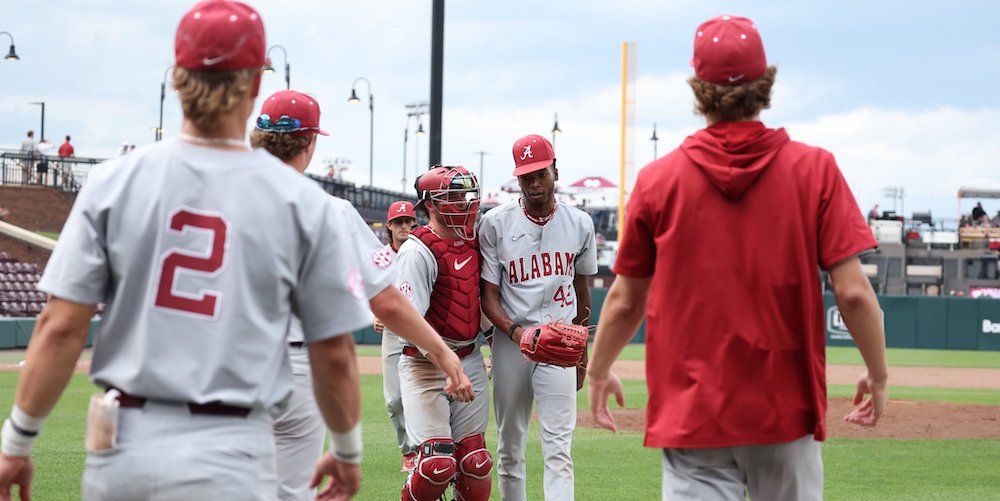 🆕 The SEC is tough enough without food poisoning It was a huge series but all anyone associated with @AlabamaBSB baseball will remember is how sick everyone was. UA coach Rob Vaughn takes us through his view of a brutal weekend for all involved 🔗 d1baseball.com/sec-extra/the-…
