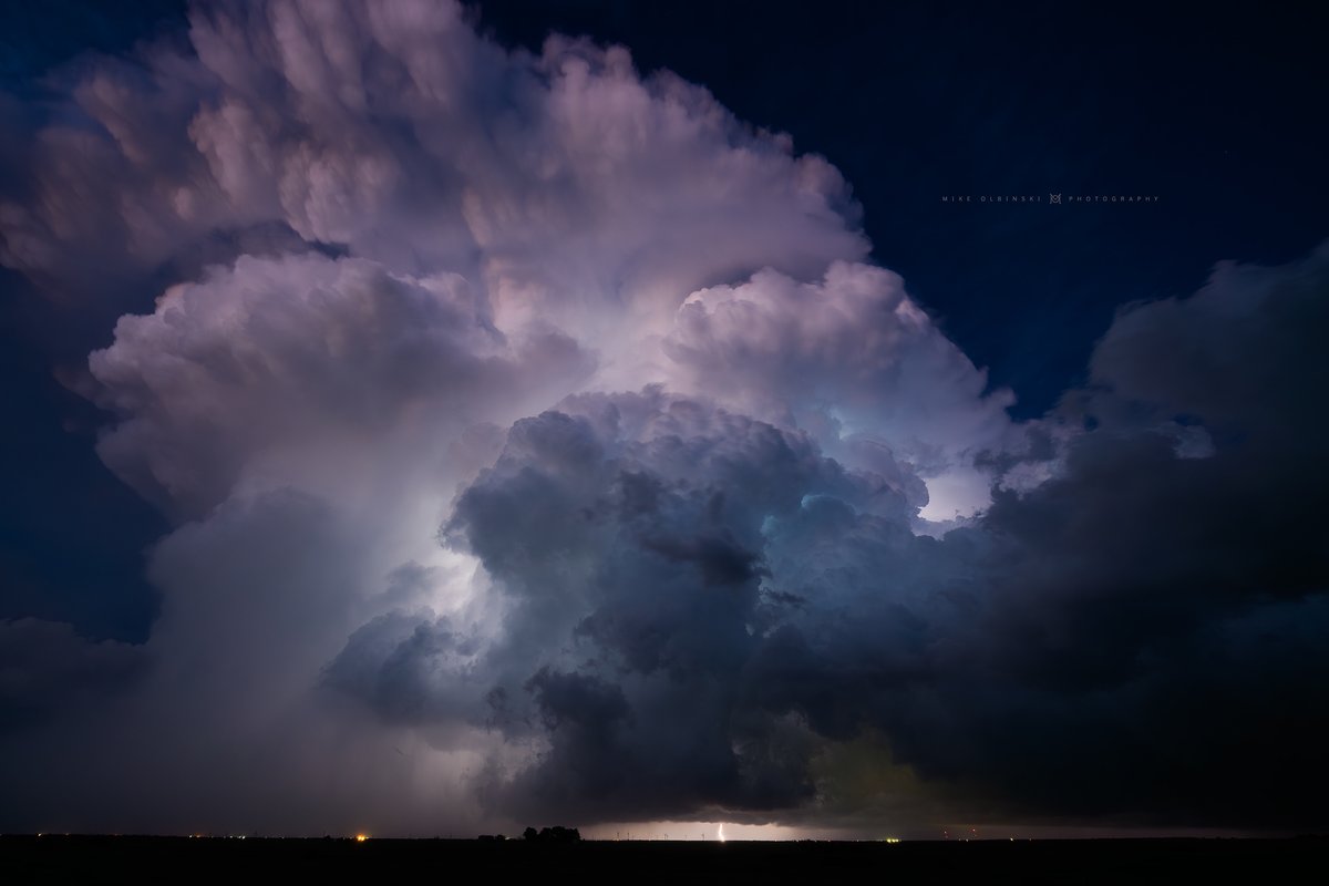 The backside of the Abilene, TX supercell from May 2nd was a stunning sight to behold. #txwx