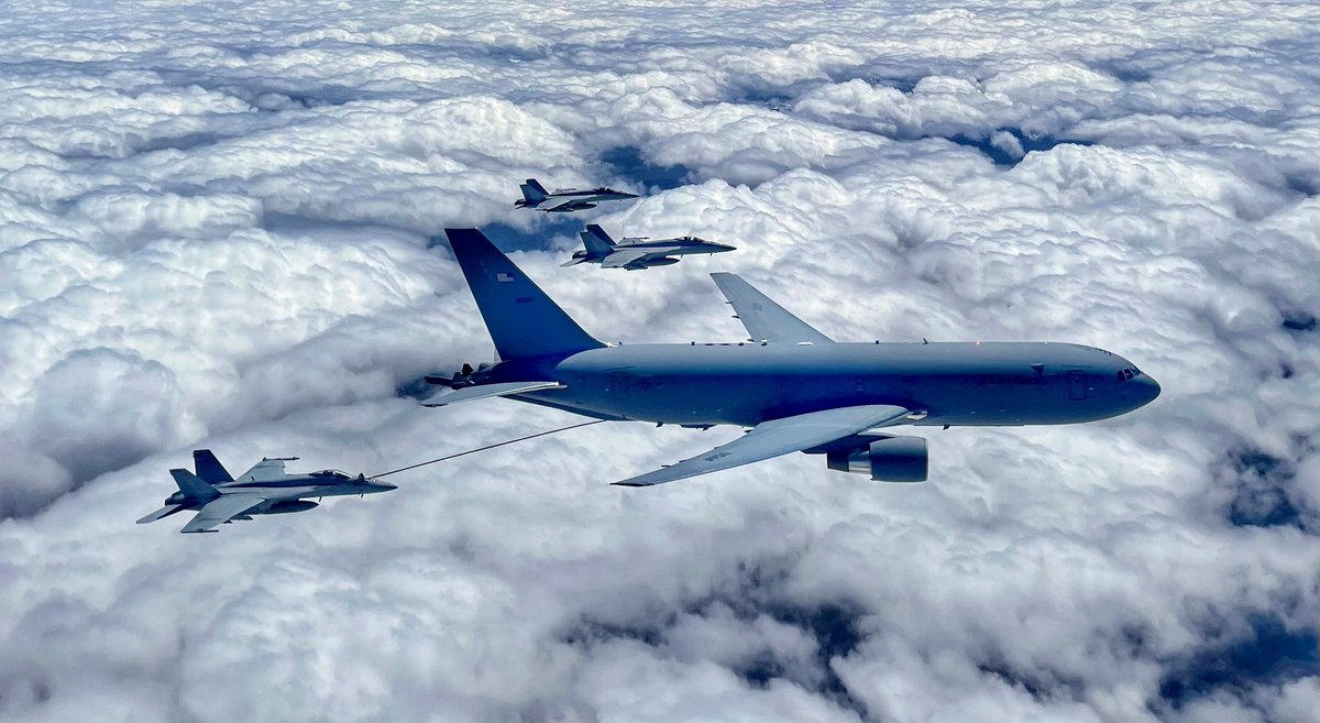 ☁️ Cloudy with a chance of Air Refueling Recently the 22 Air Refueling Wing from McConnell AFB refueled US Navy Knighthawks of the Strike Fighter Wing from Naval Air Station Lemoore. #TogetherWeDeliver @22ARW