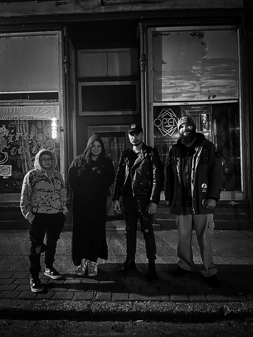 TONIGHT’S THE NIGHT! 

Brand NEW episode premieres at 8pm (EST.) at Siren Society Tattoo 🎥

If you’re new make sure ya SUBSCRIBE to the channel if you enjoy the content; as well as leaving a LIKE &amp; COMMENT ✅

LINK BELOW 👇 

youtu.be/ZpSL0CznRd0?si…