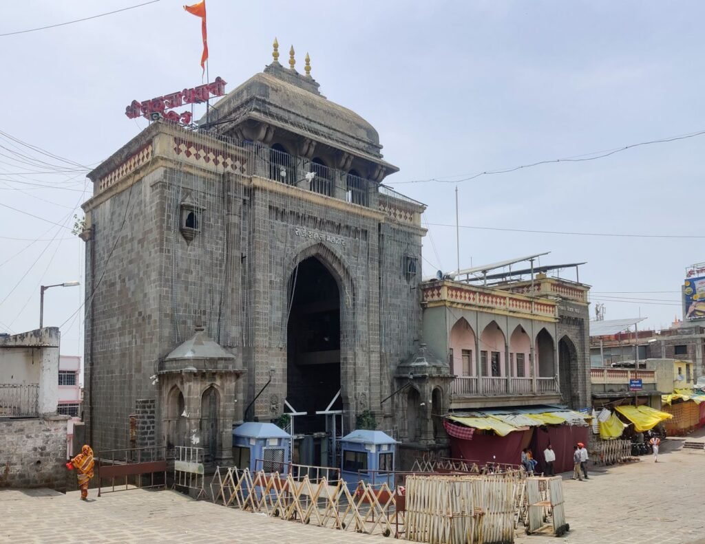 The High Court orders an investigation into 16 accused in the donation box scam at Tulja Bhavani Temple

Victory for the campaign taken up by @HinduJagrutiOrg 

I welcome the decision of the High Court – Kishore Gangane, Former Chairman, Shri Tuljabhavani Pujari Mandal

This…