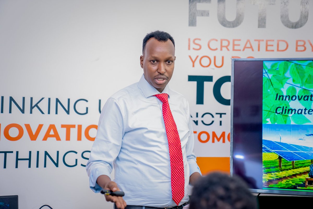 BUinnhub's tweet photo. The Hub successfully hosted the "Innovative Agri-Tech for Climate Mitigation Seminar" today, delivered by Mr. Mohamed Muse Aden. The Seminar highlighted the importance of innovation in adapting to a changing climate and ensuring sustainable food systems. 

#climate #climatechange https://t.co/iI7GIYbkGU