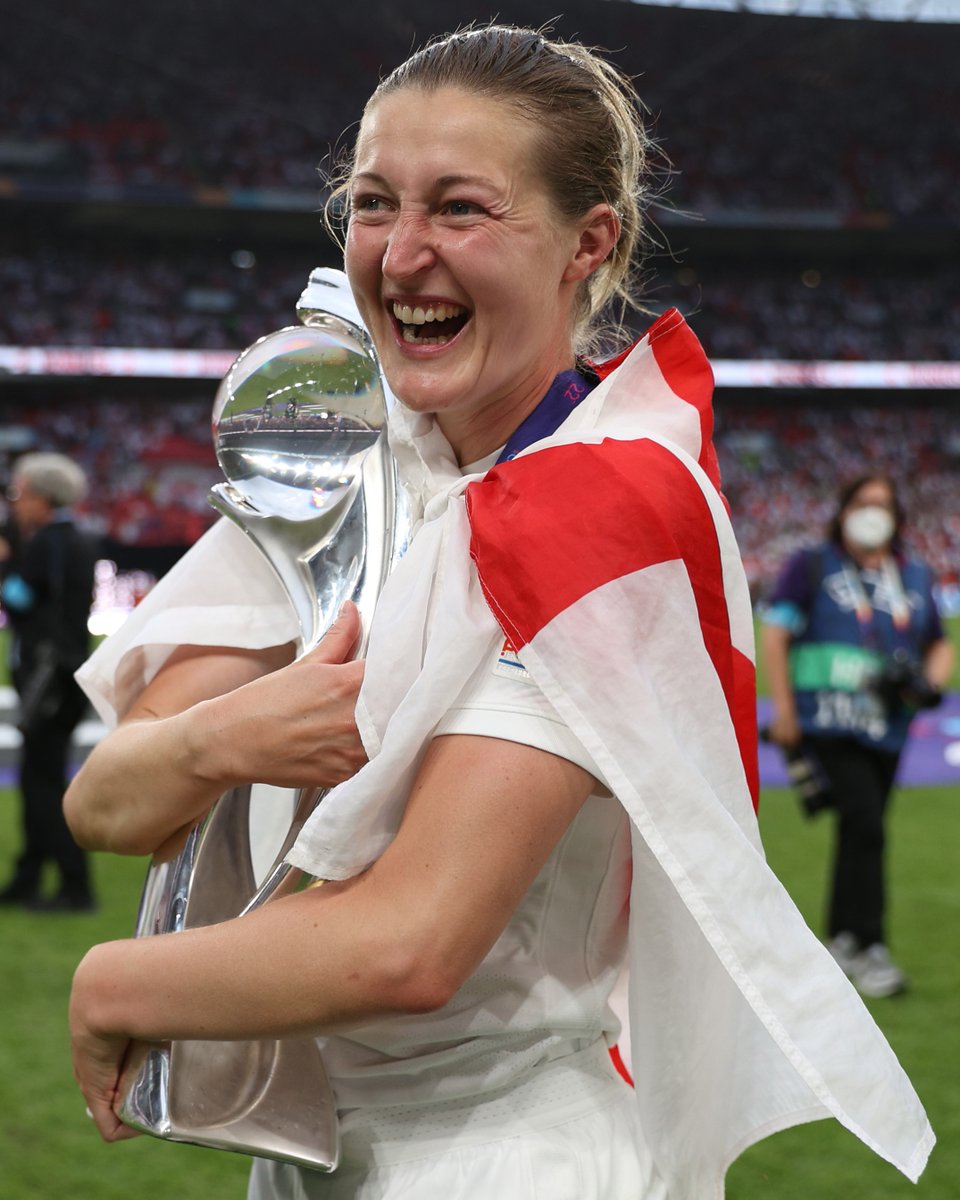 🏆🥰 @ellsbells89 

#HBD | #WEURO2022